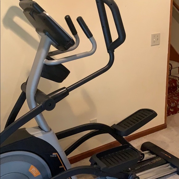 NordicTrack treadmill - Picture 2 of 2